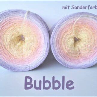 två nystan i färgen Bubble