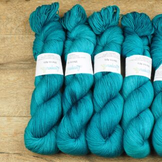 Nystan i färgen Pacific Teal