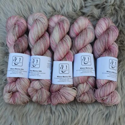 Milano Merino Silke i färgen Rosedust - Underbart garns Design - Bild 2