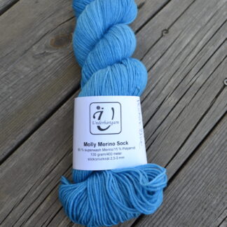 Molly Merino Sock i färgen Peakok Blue - Underbart garns Design