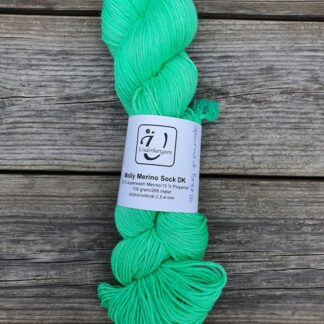 Molly Merino Sock DK i färgen Spearmint Breeze - Underbart garns Design