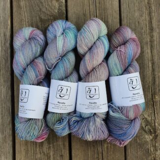 Ravello Merino i färgen Aurora - Underbart garns Design