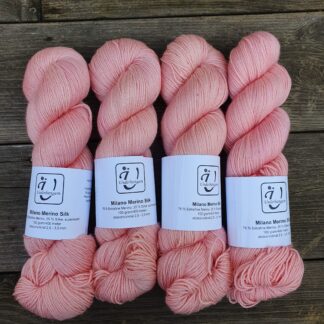 Milano Merino Silke i färgen I'm blushing - Underbart garns Design