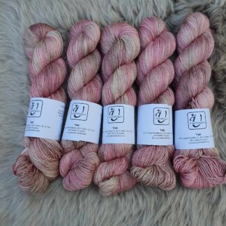 Yak i färgen Rosedust - Underbart garns Design