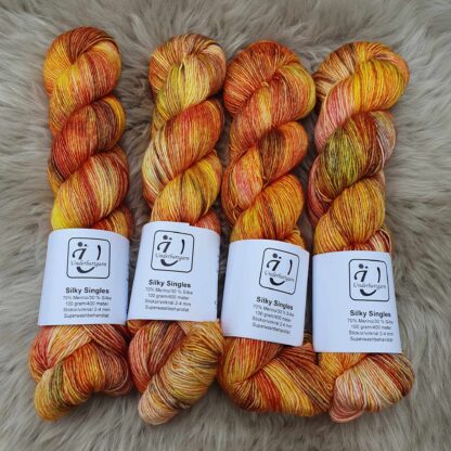 Silky Singles i färgen Sunny day in autumn - Underbart garns Design