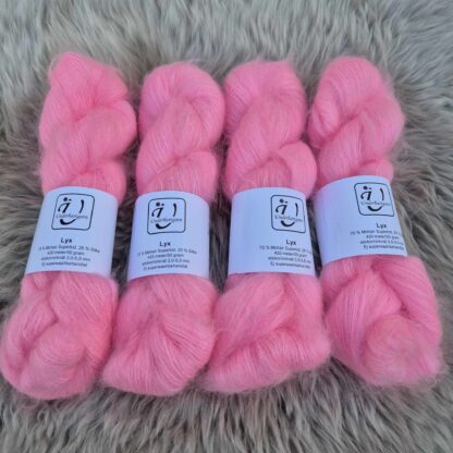 Lyx i färgen Pink Fizz - Underbart garns Design - Bild 2