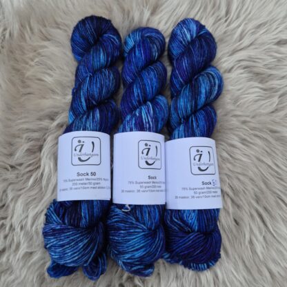 Sock 50 gram i färgen Januarinatt - Underbart garns Design - Bild 3
