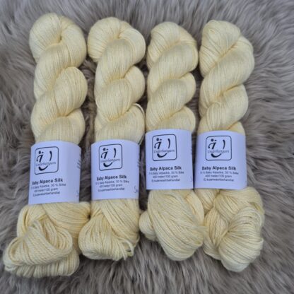 Baby Alpaca Silk - Smörkräm - Underbart garns Design