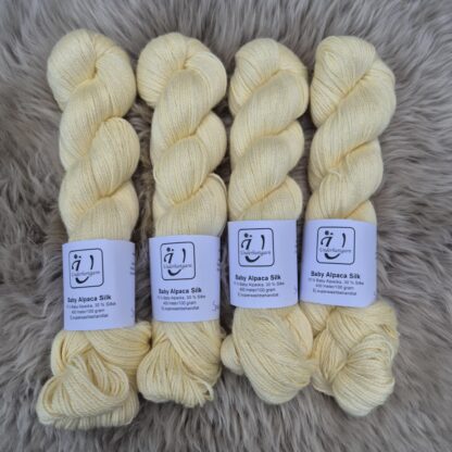 Baby Alpaca Silk - Smörkräm - Underbart garns Design - Bild 3