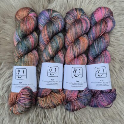 Yak i färgen Surprised - Underbart garns Design