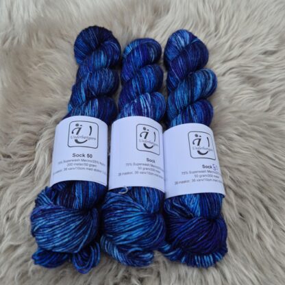 Sock 50 gram i färgen Januarinatt - Underbart garns Design - Bild 2