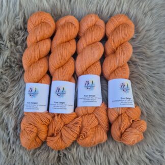 Pure Delight i färgen Pumpkin Spice - Underbart garns Design