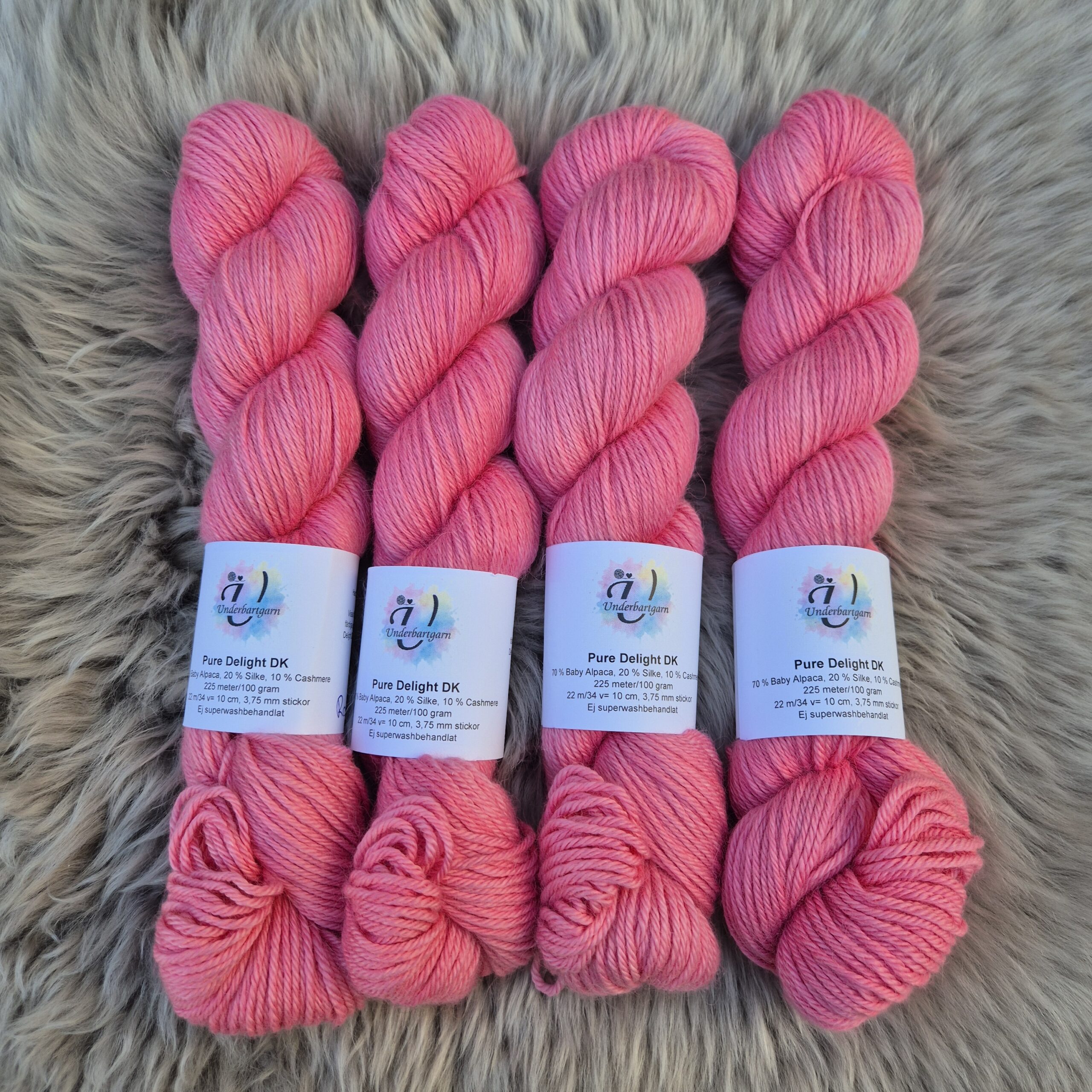 Pure Delight DK i färgen Rosa Meloner - Underbart garns Design