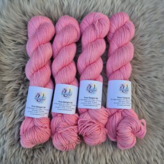 Pure Delight DK i färgen En Prinsessa - Underbart garns Design