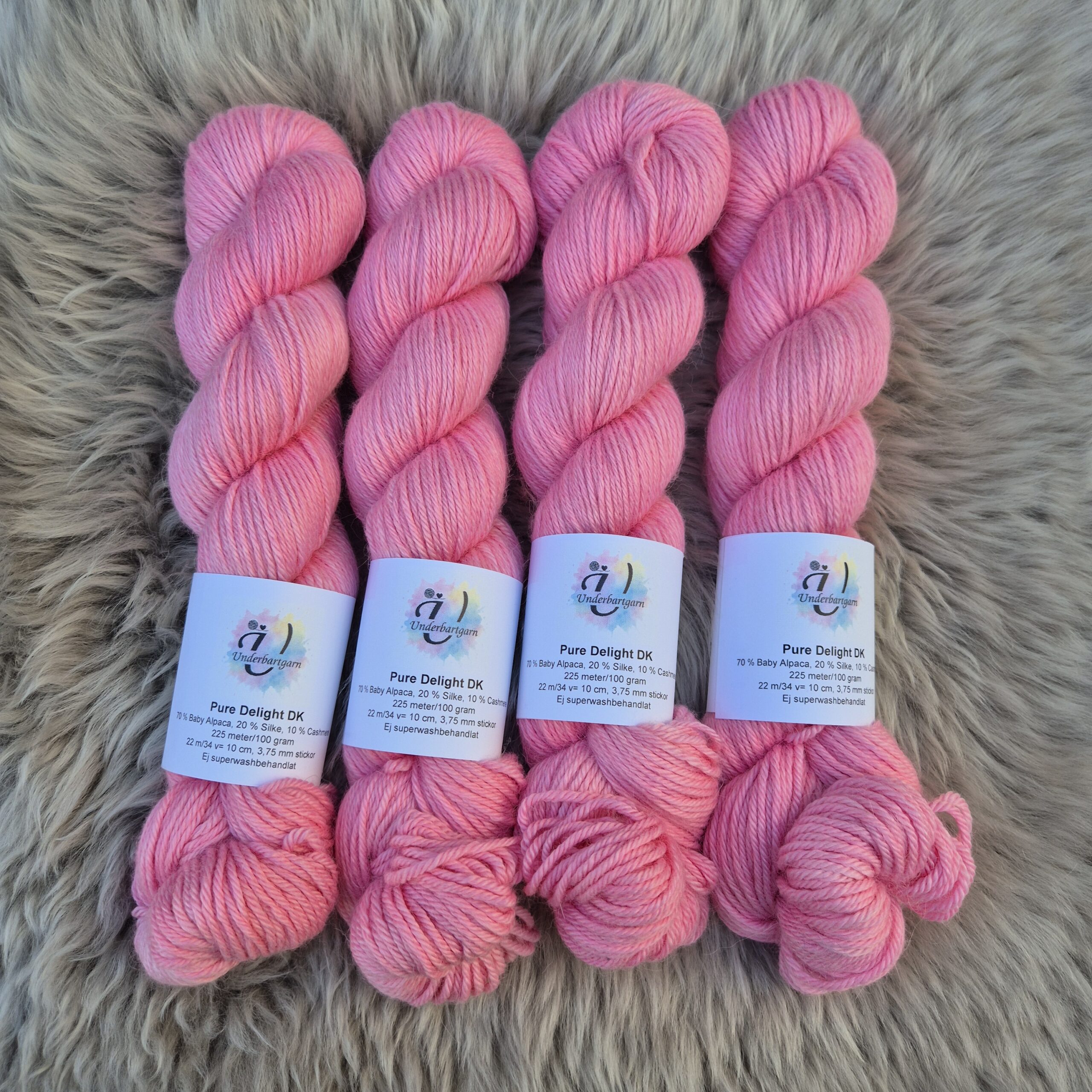 Pure Delight DK i färgen En Prinsessa - Underbart garns Design