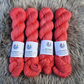 Pure Delight DK i färgen Coral Reef - Underbart garns Design Coral Reef
