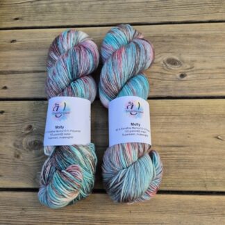 Molly - One of a kind - Underbart garns Design